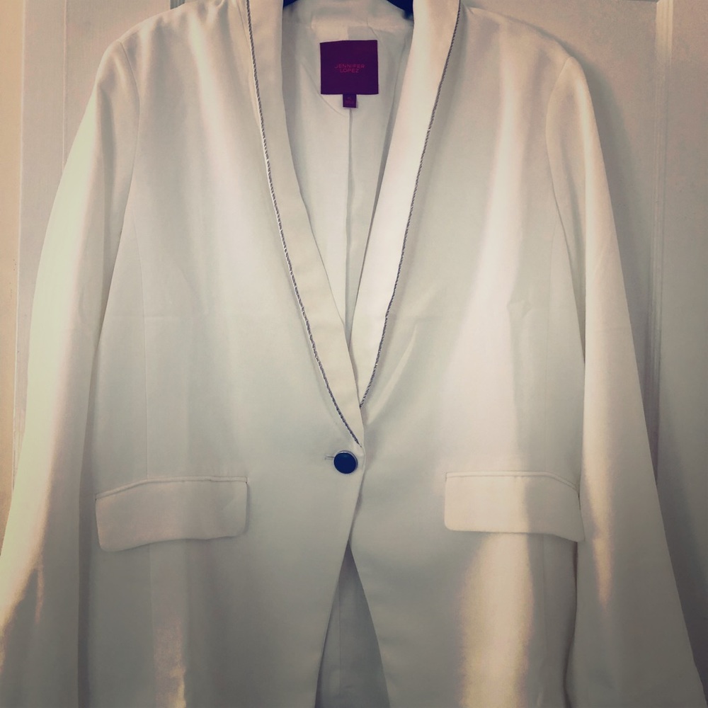 Women’s Jennifer Lopez white Blazer.